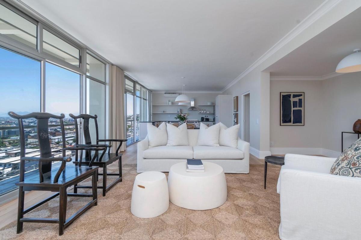 Penthouse With Majestic Views *